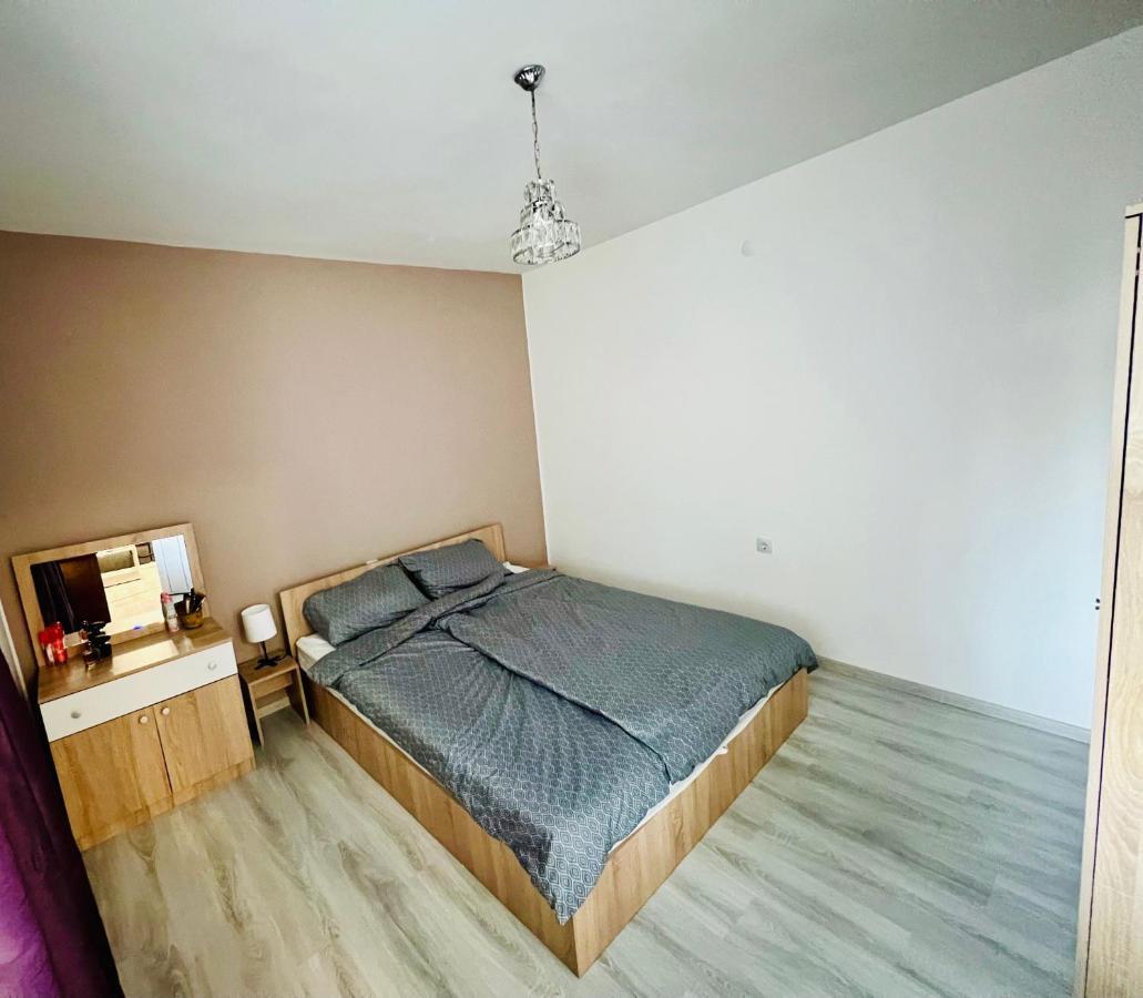 Midtown Apartment Кирджалі Екстер'єр фото